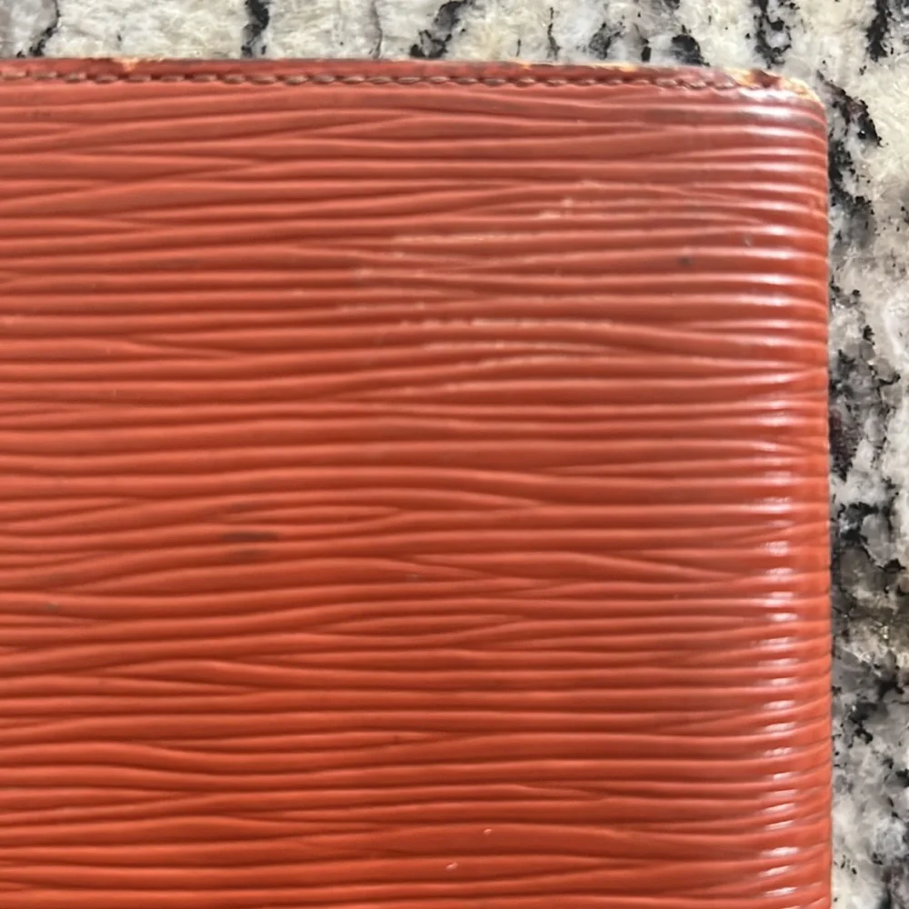 Louis Vuitton Epi Bifold Wallet - Picture 10 of 16